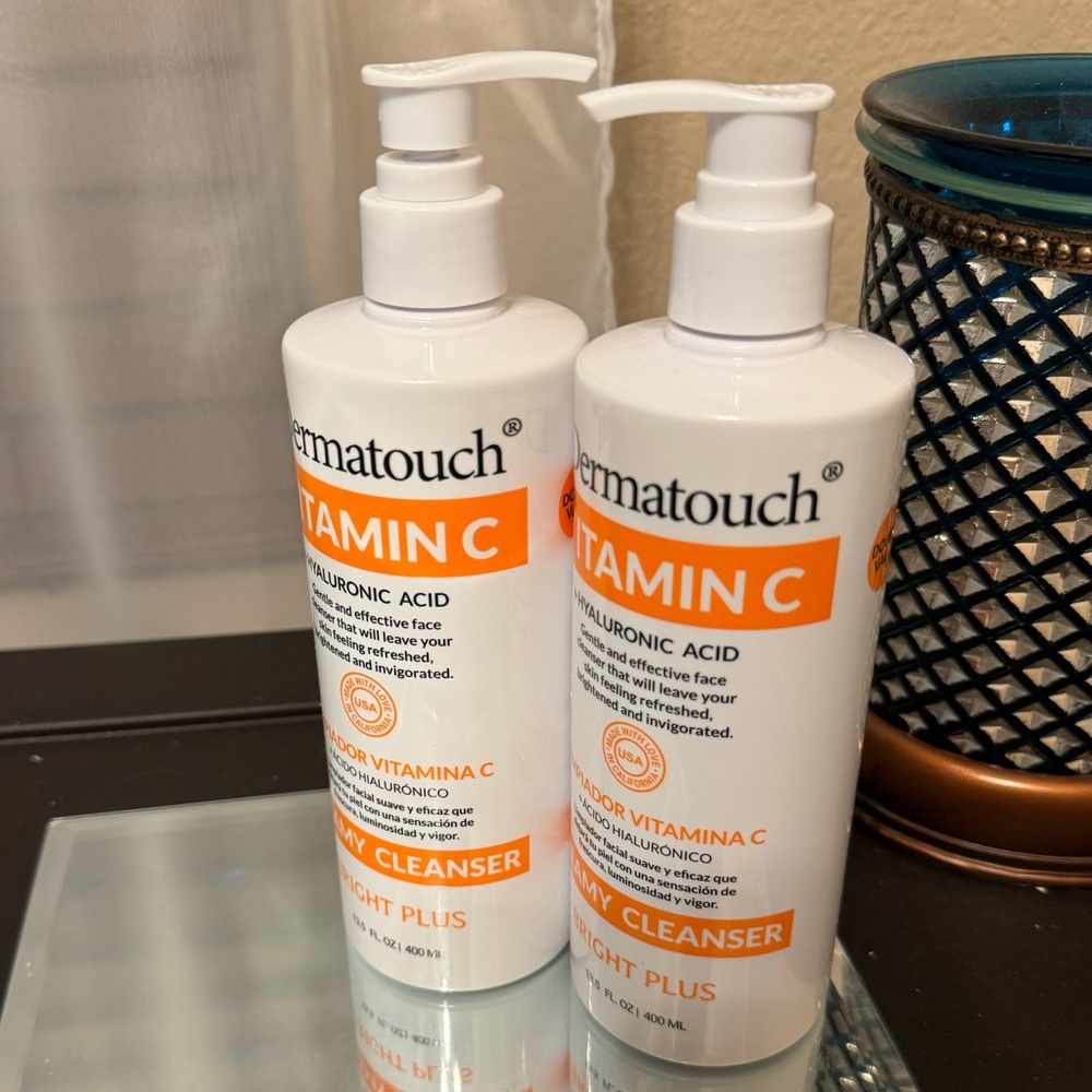 Dermatouch Vitamin C & Hyaluronic Acid Creamy Cleanser Bright Plus (2) brand new